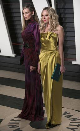 February 26, 2017 - Beverly Hills, California, U.S - Sara Foster & Erin Foster on the red carpet at the 2017 Vanity Fair Oscar Party held at the Wallis Annenberg Center in Beverly Hills, California, Sunday February 26, 2017. Beverly Hills U.S. - ZUMAp124 20170226_zaa_p124_813 Copyright: xJavierxRojasx