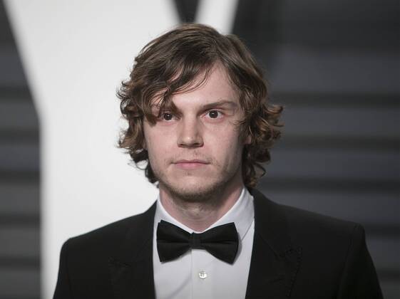 February 26, 2017 - Beverly Hills, California, U.S - Evan Peters on the red carpet at the 2017 Vanity Fair Oscar Party held at the Wallis Annenberg Center in Beverly Hills, California, Sunday February 26, 2017. Beverly Hills U.S. - ZUMAp124 20170226_zaa_p124_820 Copyright: xJavierxRojasx