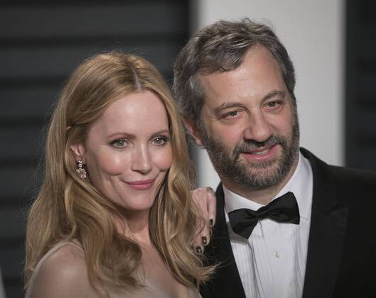 February 27, 2017 - Beverly Hills, California, U.S - Leslie Mann and Judd Apatow on the red carpet at the 2017 Vanity Fair Oscar Party held at the Wallis Annenberg Center in Beverly Hills, California, Sunday February 26, 2017. Beverly Hills U.S. - ZUMAp124 20170227_zaa_p124_188 Copyright: xJavierxRojasx