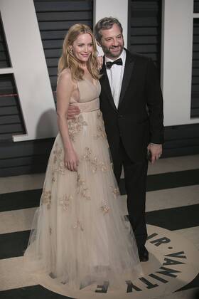 February 27, 2017 - Beverly Hills, California, U.S - Leslie Mann and Judd Apatow on the red carpet at the 2017 Vanity Fair Oscar Party held at the Wallis Annenberg Center in Beverly Hills, California, Sunday February 26, 2017. Beverly Hills U.S. - ZUMAp124 20170227_zaa_p124_182 Copyright: xJavierxRojasx
