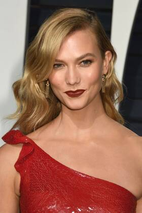 February 27, 2017 - Beverly Hills, CA, United States - 26 February 2017 - Beverly Hills, California - Karlie Kloss. 2017 Vanity Fair Oscar Party held at the Wallis Annenberg Center. Photo Credit: AdMedia Beverly Hills United States - ZUMAa123 20170227_zaa_a123_941 Copyright: xByronxPurvisx