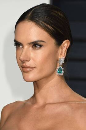 February 26, 2017 - Beverly Hills, CA, United States - 26 February 2017 - Beverly Hills, California - Alessandra Ambrosio. 2017 Vanity Fair Oscar Party held at the Wallis Annenberg Center. Photo Credit: AdMedia Beverly Hills United States - ZUMAa123 20170226_zaa_a123_1574 Copyright: xByronxPurvisx