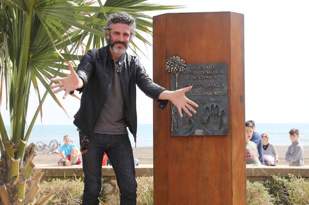 March 18, 2017 - The award-winning Leonardo Sbaraglia has left his stamp stamped on a monolith on the Paseo MaroÂ­timo Antonio Banderas in Malaga on the occasion of his visit to Malaga for the 20th edition of the Spanish Film Festival - ZUMAc161 20170318_zap_c161_022 Copyright: xLorenzoxCarnerox