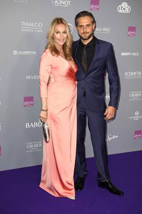 Caroline Beil mit Freund Philipp Sattler bei der 4. Verleihung des Deutschen Kosmetikpreises Gloria 2017 im Hilton Düsseldorf. Düsseldorf, 31.03.2017 Foto:xS.xGabschx xFuturexImage