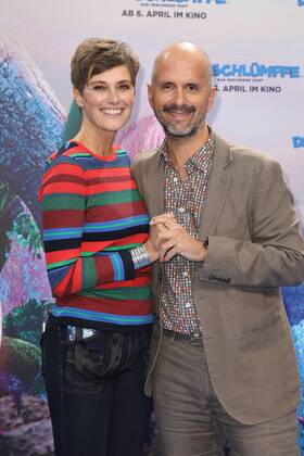 Christoph Maria Herbst und seine Ehefrau Gisi Herbst bei der Film Premiere von Die Schlümpfe - Das verlorene Dorf am 2.04.2017 in Berlin Die Schluempfe - Das verlorene Dorf Filmpremiere in Berlin, 2017