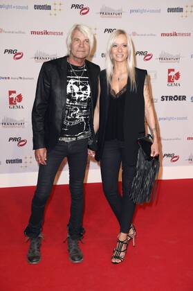 Matthias Reim mit Freundin Christin Stark bei der 12. Verleihung des PRG Live Entertainment Award in der Festhalle Frankfurt. Frankfurt am Main, 03.04.2017 Foto:xS.xGabschx xFuturexImage