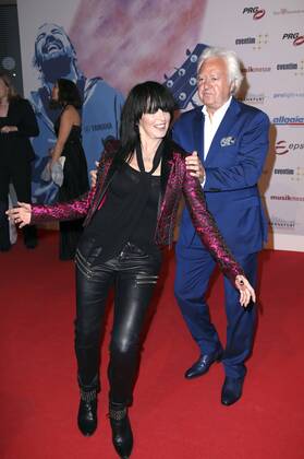 Ossy Hoppe und Nena bei der 12. Verleihung des PRG Live Entertainment Award in der Festhalle Frankfurt. Frankfurt am Main, 03.04.2017 Foto:xS.xGabschx xFuturexImage