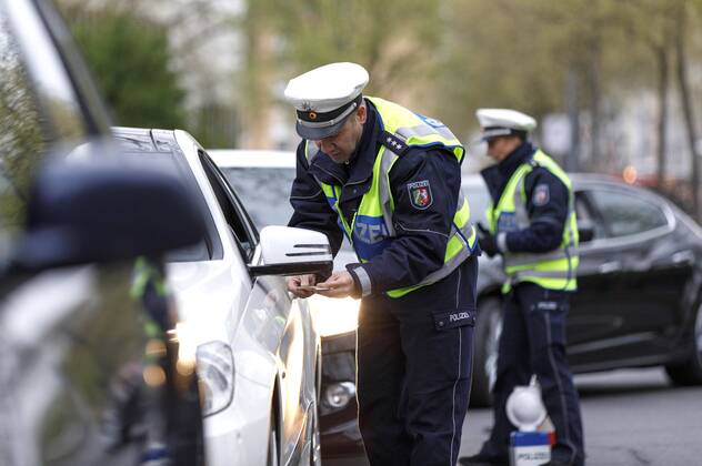 Schwerpunkt-Kontrolle der Polizei Köln auf der Luxemburger Straße. Köln, 05.04.2017 Foto:xC.xHardtx xFuturexImage