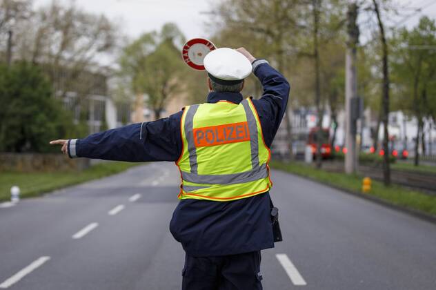 Schwerpunkt-Kontrolle der Polizei Köln auf der Luxemburger Straße. Köln, 05.04.2017 Foto:xC.xHardtx xFuturexImage