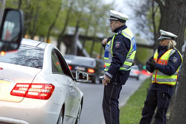Schwerpunkt-Kontrolle der Polizei Köln auf der Luxemburger Straße. Köln, 05.04.2017 Foto:xC.xHardtx xFuturexImage