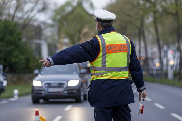 Schwerpunkt-Kontrolle der Polizei Köln auf der Luxemburger Straße. Köln, 05.04.2017 Foto:xC.xHardtx xFuturexImage