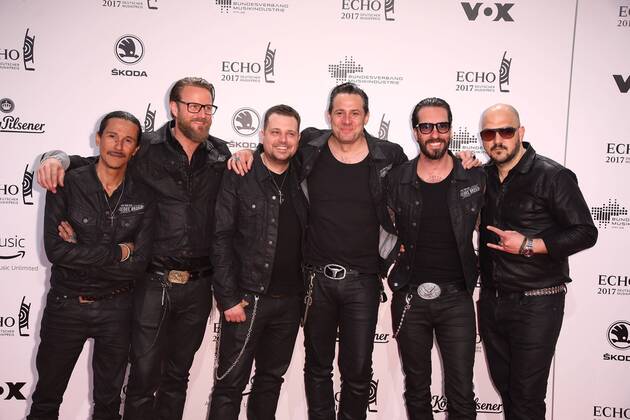 Die Gruppe The Boss Hoss mit Sascha Vollmer und Alec Völkel bei der Verleihung vom Echo am 06.04.2017 in Berlin Echo Verleihung 2017 in Berlin 
