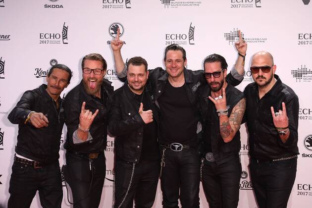 Bilder des Tages Die Gruppe The Boss Hoss mit Sascha Vollmer und Alec Völkel bei der Verleihung vom Echo am 06.04.2017 in Berlin Echo Verleihung 2017 in Berlin 