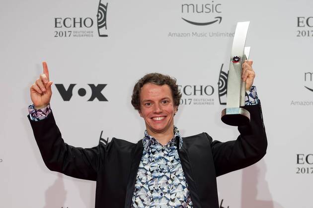 Bilder des Tages Berlin, Germany 06.04.2017, Echo 2017 Deutscher Musikpreis, DJ, Frans Zimmer, Alle Farben, mit dem Echo in der Kategorie Dance national ( DeFodi001