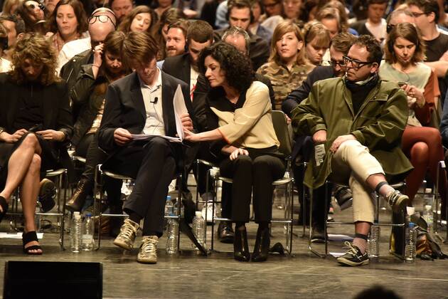 06.04.2017 xkhx, Athen Impressionen, documenta 14 Athen Adam Szymczyk künstlerischer Leiter der documenta 14 im Gespräch rechts Pierre Bal Blanc Kurator documenta 14
