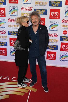 Wolfgang Niedecken mit Ehefrau Radio Regenbogen Award 2017 EuropaPark Rust Freizeitpark Dome Rust 07. April 2017