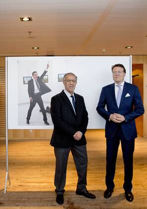 22-04-2017 Amsterdam Prince Constantijn and Princess Laurentien with Burhan Ozbilici during the World Press Photo 2016 award at the muziekgebouw ’t IJ in Amsterdam.  Copyright: xppe nieboerx