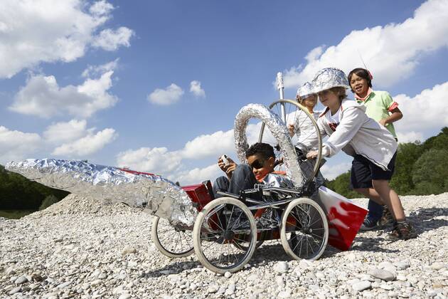 Four boys with self-made rocket playing moon landing model released Symbolfoto  FSF00798