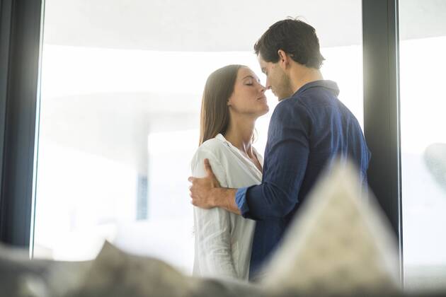 Young couple in love at home model released Symbolfoto property released  SIPF01579
