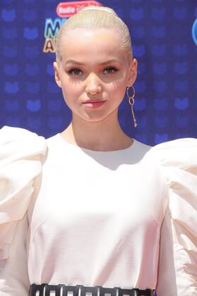 April 29, 2017 - Los Angeles, CA, United States - 29 April 2017 - Los Angeles, California - Dove Cameron. 2017 Radio Disney Music Awards held at Microsoft Theater in Los Angeles. Photo Credit: AdMedia Los Angeles United States - ZUMAa123 20170429_zaa_a123_136 Copyright: xBirdiexThompsonx
