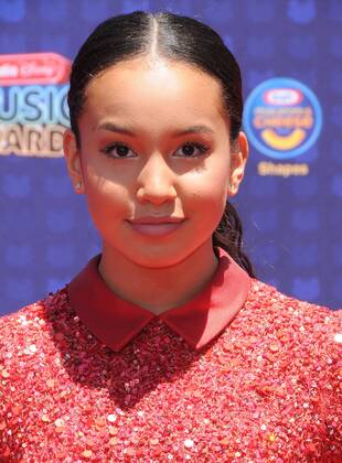 April 29, 2017 - Los Angeles, CA, United States - 29 April 2017 - Los Angeles, California - Sofia Wylie. 2017 Radio Disney Music Awards held at Microsoft Theater in Los Angeles. Photo Credit: AdMedia Los Angeles United States - ZUMAa123 20170429_zaa_a123_265 Copyright: xBirdiexThompsonx