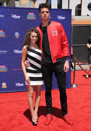 April 29, 2017 - Los Angeles, CA, United States - 29 April 2017 - Los Angeles, California - Madison Pettis, MIchael Porter, Jr.. 2017 Radio Disney Music Awards held at Microsoft Theater in Los Angeles. Photo Credit: AdMedia Los Angeles United States - ZUMAa123 20170429_zaa_a123_294 Copyright: xBirdiexThompsonx