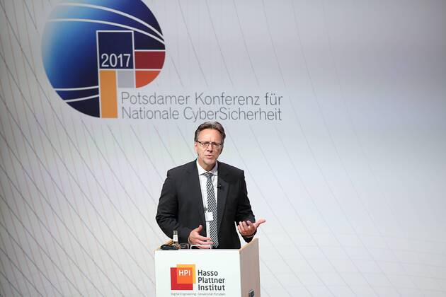 Holger Münch, Präsident des Bundeskriminalamtes, spricht während der Potsdamer Konferenz für Nationale CyberSicherheit am Hasso-Plattner-Institut in Potsdam, 4. Mai 2017. Potsdamer Konferenz für Nationale CyberSicherheit