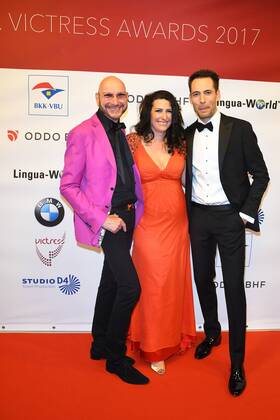 Ralph Morgenstern, Sonja Fusali, Alexander Mazza bei der 12. VICTRESS Gala anlaesslich der Verleihung des Victress Award, mit Natalia Woerner, Victress of The Year Award 2017 in Berlin am 08.05.2017