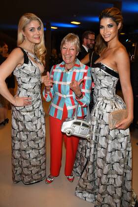 Yvonne Woelke, Heidi Hetzer, Micaela Schaefer bei der 12. VICTRESS Gala anlaesslich der Verleihung des Victress Award, mit Natalia Woerner, Victress of The Year Award 2017 in Berlin am 08.05.2017