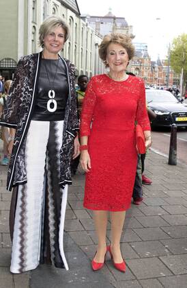 09-05-2017 Amsterdam Princess Margriet and Princess Laurentien during the award ceremony of the ECF award for culture in Paradiso in Amsterdam. Laureates this year are: musician Luc Mishalle (Brussels), visual artist Marina Naprushkina (Berlin), writer and journalist Asli Erdogan (Istanbul) and writer and scientist Navid Kermani (Cologne)  Copyright: xppe werfx