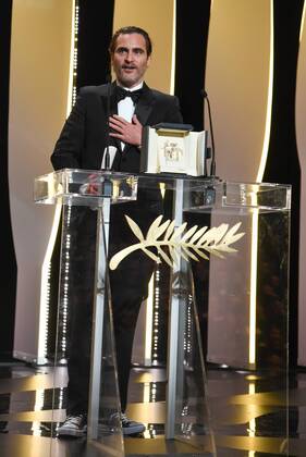 218098 Serge Arnal Starface 2017-05-28 Cannes France 70eme Festival International du Film de Cannes. Ceremonie. 70th International Cannes Film Festival. Closing ceremony Phoenix, Joaquin  Copyright: xSergexArnalx xStarfacex STAR_218098_023