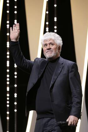 70eme Festival du Film de Cannes - Ceremonie de cloture. Photo: Laurent Guerin E Press Photo Pedro Almodovar Cannes France  521781