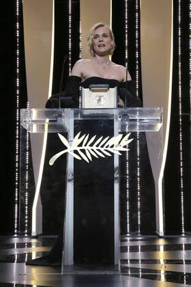 70eme Festival du Film de Cannes - Ceremonie de cloture. Photo: Laurent Guerin E Press Photo Diane Kruger Cannes France  521781