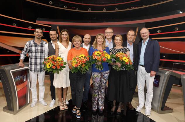 Leonardo Vizeu Berenhauser Borba, Giovanni Zarrella, Jana Ina Zarrella, Rosi Mittermaier, Christian Neureuther, Anne Gesthuysen, Frank Plasberg, Christine Sommer, Martin Brambach und Gast bei der Aufzeichnung der Quizshow Paarduell XXL im nobeo Studio 1. Köln-Hürth, Foto:xC.xHardtx xFuturexImage