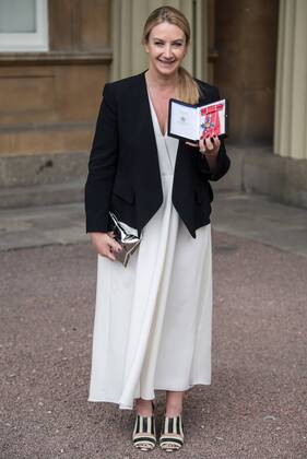 . 16 06 2017. London, United Kingdom. Anya Hindmarch who received an OBE at an Investiture at Buckingham Palace in London.  xCPNAx xi-Imagesx IIM-15396-0007