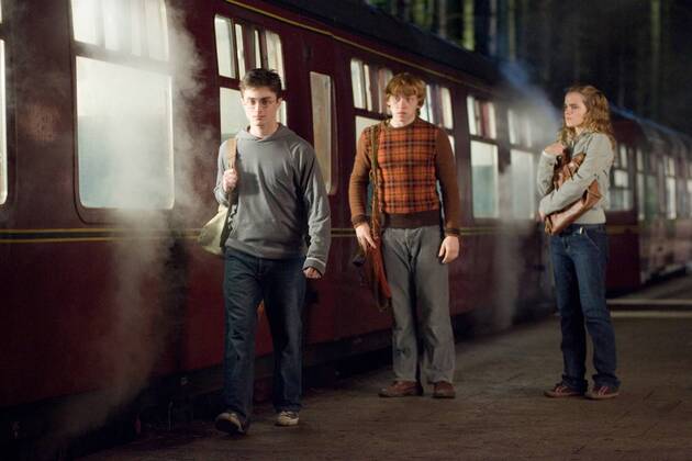 Warner Brothers Pictures Presents Harry Potter and the Order of the Phoenix Daniel Radcliffe, Rupert Grint, Emma Watson © 2007 Warner Bros. Entertainment Inc. - Harry Potter Publishing Rights © J. K. R. 30292_010