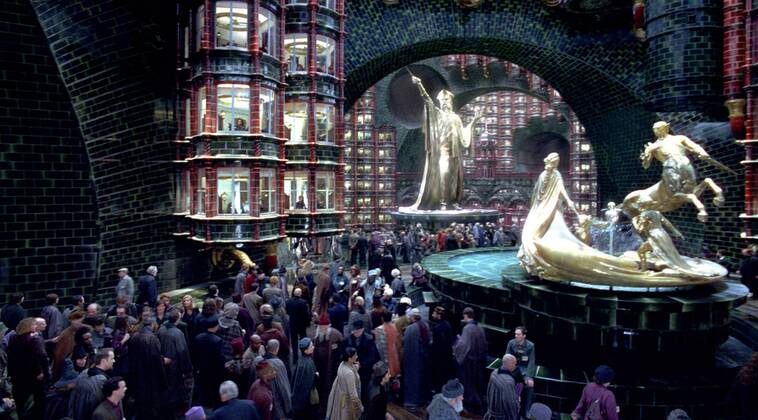 Warner Brothers Pictures Presents Harry Potter and the Order of the Phoenix The Ministry of Magic atrium © 2007 Warner Bros. Entertainment Inc. - Harry Potter Publishing Rights © J. K. R. 30292_032