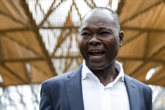 Francis Kere, Serpentine Pavilion 2017, London, UK London, UK. 20 June 2017. Diebedo Francis Kere (pictured), the award-winning architect from Gando, Burkina Faso, has designed the Serpentine Pavilion 2017, next to the Serpentine Gallery in Kensington Gardens. Kere leads the Berlin-based practice Kere Architecture. He is the 17th architect to accept the Serpentine Gallery s invitation to design a temporary Pavilion in its grounds. The Pavilion is open to the public from 23 June to 8 October 2017.