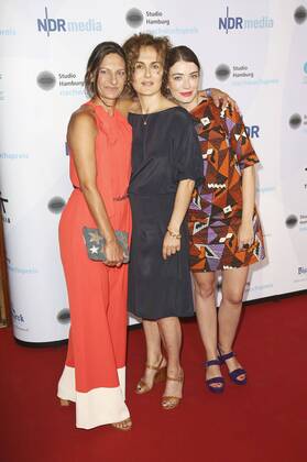 Catrin Striebeck, Marie-Lou Sellem und Anna Bederke beim Studio Hamburg Nachwuchspreis 2017 im Thalia Theater. Hamburg, 20.06.2017 Foto:xgbrcix xFuturexImage