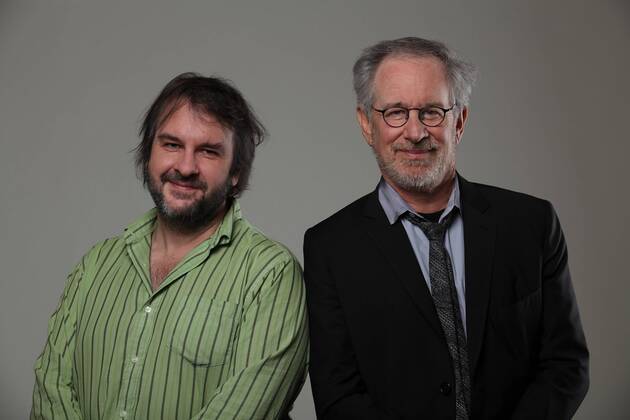 Left to right: Producer Peter Jackson with Director Producer Steven Spielberg behind-the-scenes on THE ADVENTURES OF TINTIN, from Paramount Pictures and Columbia Pictures in association with Hemisphere Media Capital. Hollywood CA USA  Copyright: xPhotoxcredit:xAlexxJ.xBerlinerx x 31309_021