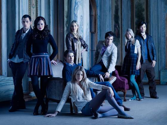 Pictured: (Back Row) Penn Badgley as Dan, Ed Westwick as Chuck, Taylor Momsen as Jenny. (Middle Row) Leighton Meester as Blair, Chace Crawford as Nate. (Front Row) Blake Lively as Serena in GOSSIP GIRL on The CW. Photo Credit: The CW Timothy White Los Angeles CA Copyright: xTimothyxWhitex 31730_0002