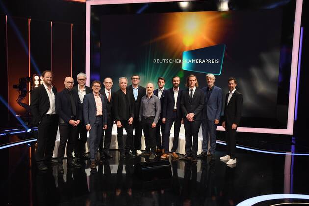 Gruppenbild mit allen Preisträgern am 24.06.2017 bei einem Fototermin zur Verleihung des 27. Deutschen Kamerapreis in Köln.