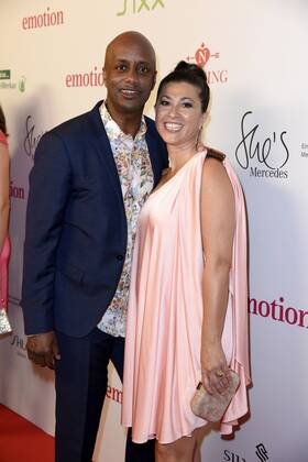 Yared Dibaba mit Ehefrau Fernanda de Sousa Dibaba beim Emotion Award 2017 in der Laeiszhalle in Hamburg am 28.06.2017