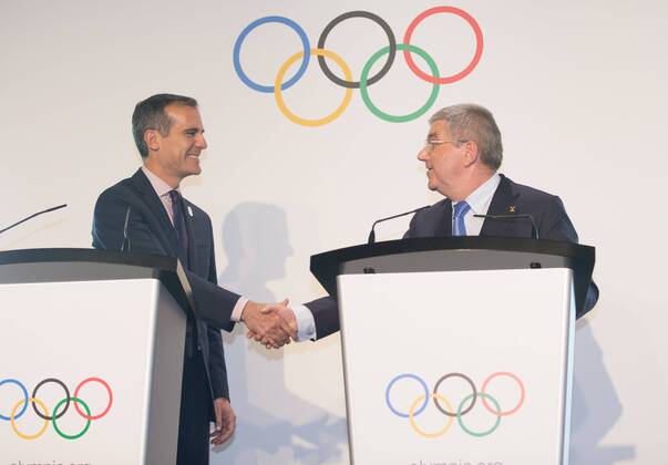 (170711) -- LAUSANNE, July 11,2017 -- Mayor of Los Angeles Eric Garcetti (L)) shakes hands with International Olympic Committee (IOC) President Thomas Bach at Olympic Museum in Lausanne, Switzerland, July 10, 2017. Members of IOC will hold a session for presentations by the campaign teams for Los Angeles and Paris on July 11th and 12th. ) (SP)SWITZERLAND-LAUSANNE-OLYMPIC GAMES-2024 BID XuxJinquan 
