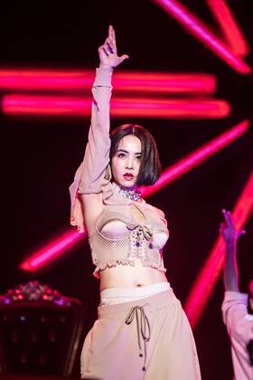 Taiwanese singer Jolin Tsai performs at a ceremony during the 2017 MTV Global Mandarin Music Awards in Shenzhen city, south China s Guangdong province, 20 July 2017. Stars shine on 2017 MTV Global Mandarin Music Awards in south China  pbu655920_08