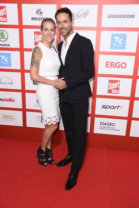 Sven Hannawald mit Ehefrau Melissa Hannawald beim SPORT BILD Award 2017 in der Fischauktionshalle in Hamburg am 21.08.2017