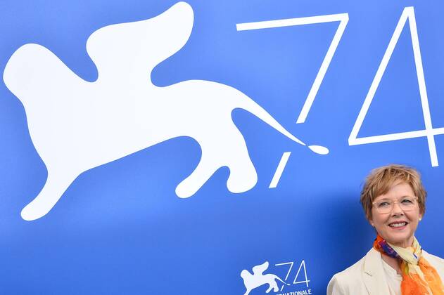 Entertainment Bilder der Woche Themen der Woche Bilder des Tages Mostra di Venezia; 74th Venice International Film Festival President of the festival Paolo Baratta, Venezia 74 jury members Ildiko Enyedi, Yonfan, Jasmine Trinca, Michel Franco, Edgar Wright, president Annette Bening, members David Stratton, Rebecca Hall, Anna Mouglalis and Venice Film Festival Director Alberto Barbera attend the Jury photocall during the 74th Venice Film Festival at Sala Casino photocall during the 74th Venice Film Festival at Sala Casino Venice, Italy, August 30th 2017 Annette Bening Venice Italy 542916