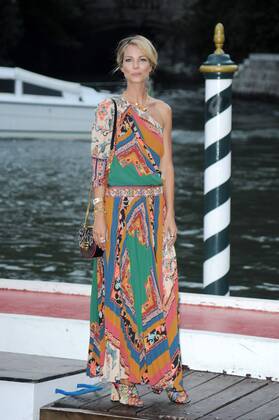 74th Venice Film Festival, Celebrities arrive at Excelsior pier to attend The Franca Sozzani Award - 47th Venice Film Festival Pictured: Roberta Ruiu  Copyright: xAlbertoxTerenghi Veneziax2017x x xVeneziax