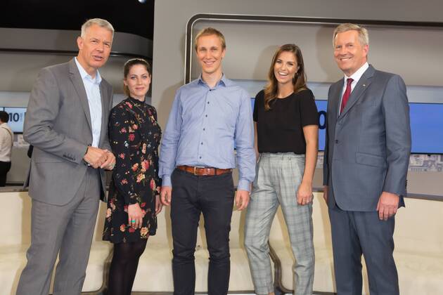 Peter Kloeppel, Valea Scalabrino, Daniel Zimmermann, Laura Wontorra und Christian Wulff (Bundespraesident a.D) - Preisverleihung des RTL Com.mit Awards 2017 auf der IFA in Berlin am 06.09.2017. RTL Com.mit Awards 2017