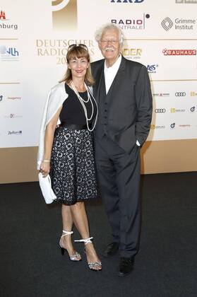 Carlo von Tiedemann mit Gattin Julia Laubrunn bei der Verleihung des Deutschen Radiopreises 2017 in der Elbphilharmonie. Hamburg, 07.09.2017